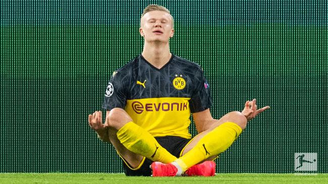 埃杜在高铁站被围满，合同今年到期，他说明年也希望在深圳（埃杜高铁站遭粉丝围堵，合同今年到期：称明年仍盼留在深圳）