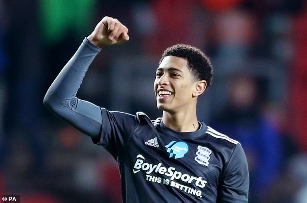 日职乙战报：格拉卡、松原后破门，磐田喜悦2-1战胜鸟栖砂岩（日乙赛况：格拉卡与松原末段建功，磐田喜悦2-1击败鸟栖砂岩）