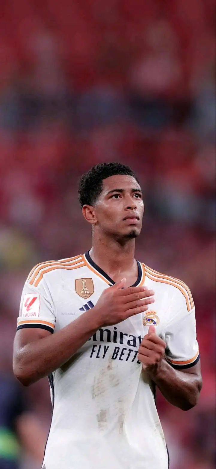 加泰队主教练：亚马尔不在阵容内很遗憾；终极目标参加世界杯（加泰主帅：亚马尔无缘名单令人惋惜，最终目标是参加世界杯）