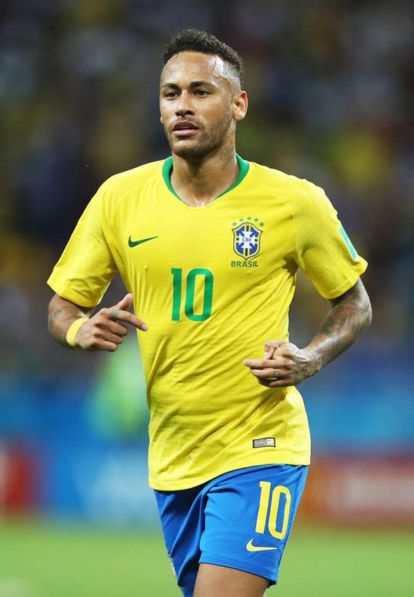 比利时11月世预赛大名单：库尔图瓦领衔，多库、特罗萨德在列（比利时公布11月世预赛名单：库尔图瓦领军，多库、特罗萨德入选）