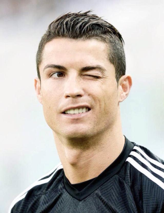 理疗师：DV9的伤和丁丁、卢卡库类似，可能需要3到5个月恢复（理疗师：DV9伤势类似丁丁和卢卡库，康复期或为3到5个月）